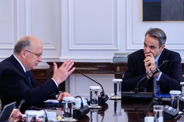 Μητσοτάκης προς Κουμπίλιους: Ο κοινός ευρωπαϊκός δανεισμός για την άμυνα είναι προτεραιότητα στο νέο δημοσιονομικό πλαίσιο