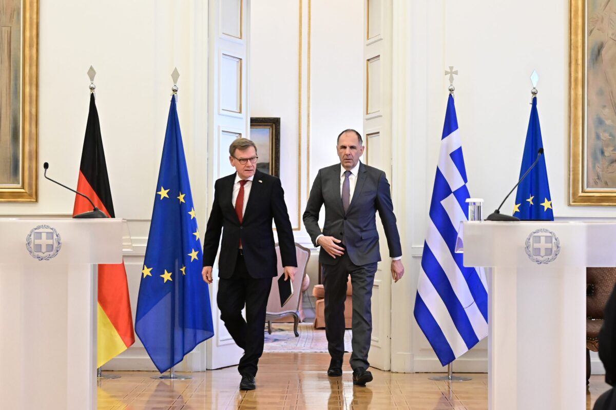 Συνάντηση Γεραπετρίτη – Βάντεφουλ: Στηρίζουμε τις πρωτοβουλίες Γαλλίας και Βρετανίας για την ασφαλή διέλευση στα Στενά του Ορμούζ