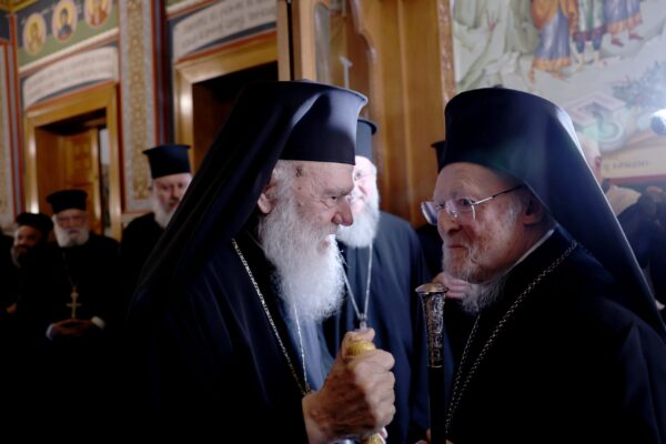 Στην Αθήνα ο Οικουμενικός Πατριάρχης: Συνάντηση Βαρθολομαίου – Ιερώνυμου στην Αρχιεπισκοπή