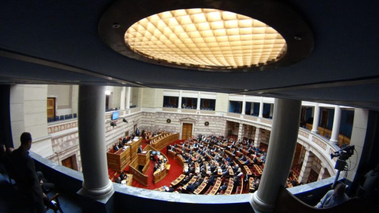 Μαρινάκης: Υπαναχώρησε το ΠΑΣΟΚ στην υπόθεση των ανεξάρτητων αρχών – Ανδρουλάκης: «Ουδέποτε υπήρξε συμφωνία»