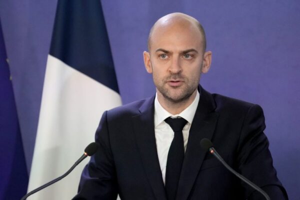 Γαλλία: Kαμία άρση κύρωσης για το Ιράν όσο παραμένουν αποκλεισμένα τα Στενά του Ορμούζ