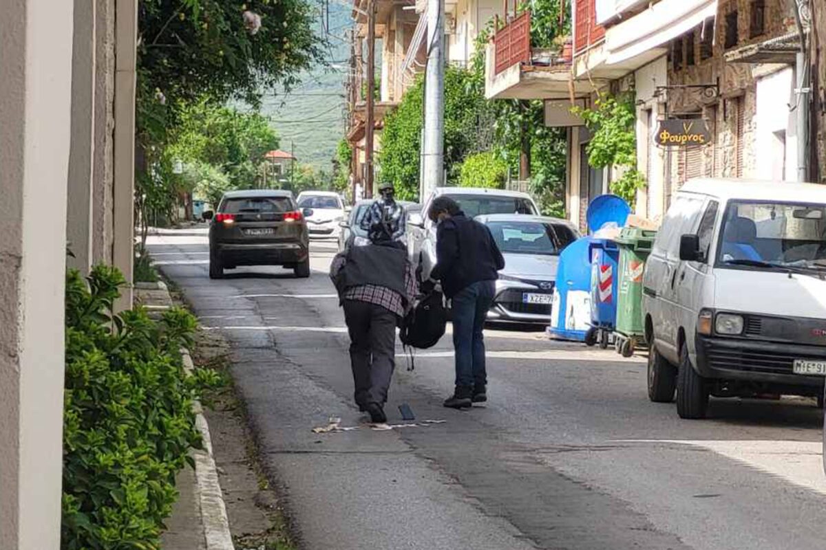Στη ΓΑΔΑ οι συλληφθέντες της ληστείας – θρίλερ σε τράπεζα στην Τιθορέα – Πώς έφτασε στα ίχνη τους το ελληνικό FBI