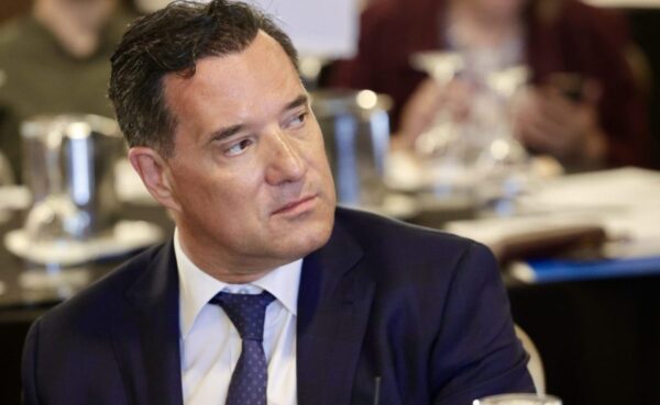 Σοβαρό ατύχημα για Έλληνα παίκτη σε ριάλιτι επιβίωσης – «Είμαστε έτοιμοι να τον φέρουμε ανά πάσα ώρα και στιγμή» λέει ο Γεωργιάδης