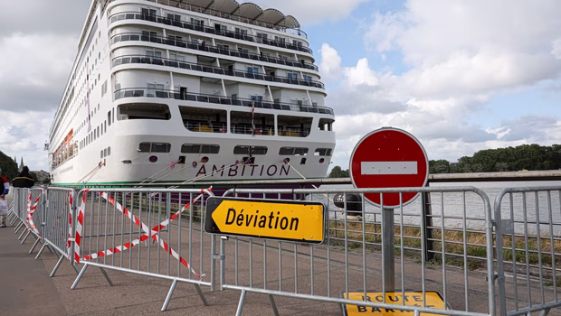 Κρουαζιερόπλοιο «Ambition»: Παραμένει σε καραντίνα – «Εξαιρετικά μεταδοτικός ο νοροϊός» λέει ο Μαγιορκίνης