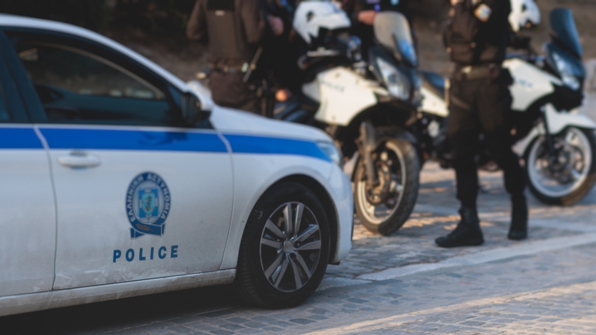 Επίθεση ομάδας Ρομά σε αστυνομικούς της ΔΙΑΣ στα Άνω Λιόσια – Δύο τραυματίες από δάγκωμα και πέτρες
