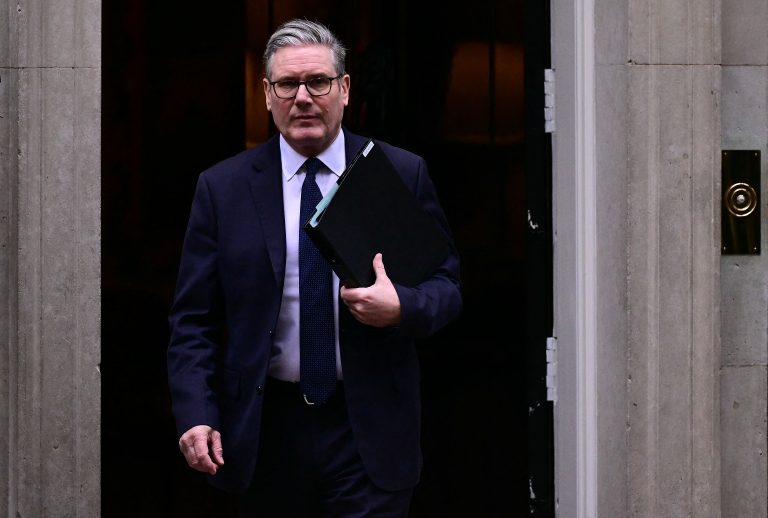 Βρετανία: Η απάντηση Στάρμερ στην παραίτηση Στρίτινγκ και η επιστροφή Μπέρναμ στη Βουλή