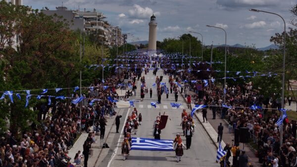 Αλεξανδρούπολη: Μεγαλειώδης παρέλαση για τα 106 χρόνια της απελευθέρωσης