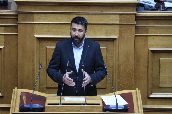 Ανεξαρτητοποιήθηκε ο Φερχάτ Οζγκιούρ από τη Νέα Αριστερά – Άγνοια δηλώνουν στο κόμμα