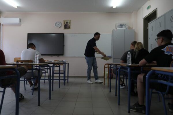 Πρεμιέρα σήμερα για τις εξετάσεις στα Λύκεια – Αντίστροφη μέτρηση για τις Πανελλαδικές