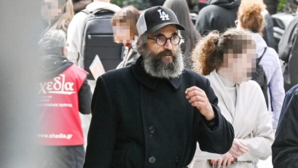 Αγνώριστος στο Άγιον Όρος ο ηθοποιός Άρης Σερβετάλης