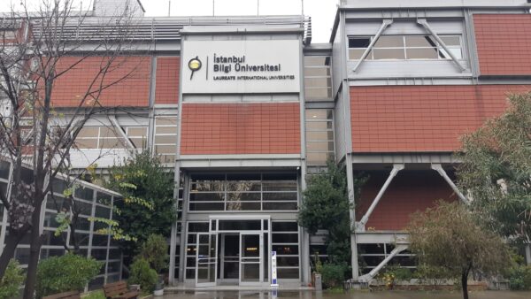 Τουρκία: Ο Ερντογάν διέταξε το κλείσιμο του φιλελεύθερου Πανεπιστημίου Bilgi στην Κωνσταντινούπολη