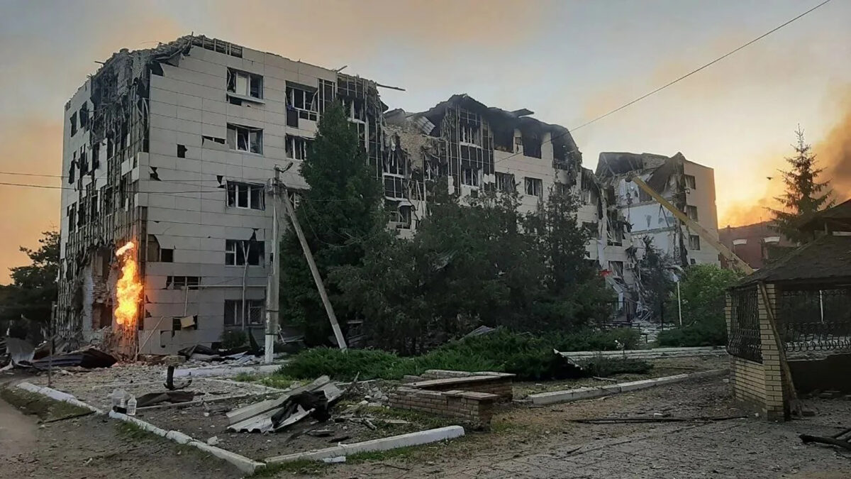 Ουκρανικό drone έπληξε σχολείο στο Λουχάνσκ – Έξι νεκροί, 15 αγνοούμενοι, για τρομοκρατική επίθεση μιλά ο Πούτιν
