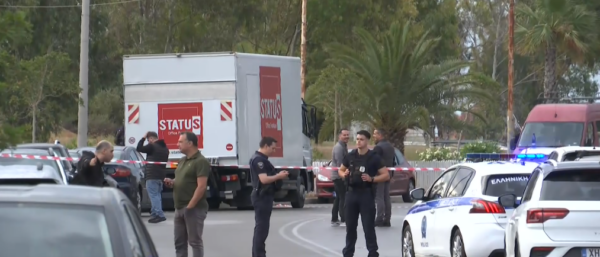 Πυροβολισμοί στο Μικρολίμανο με τραυματία – Χειροβομβίδες και όπλα στην κατοχή υπόπτου