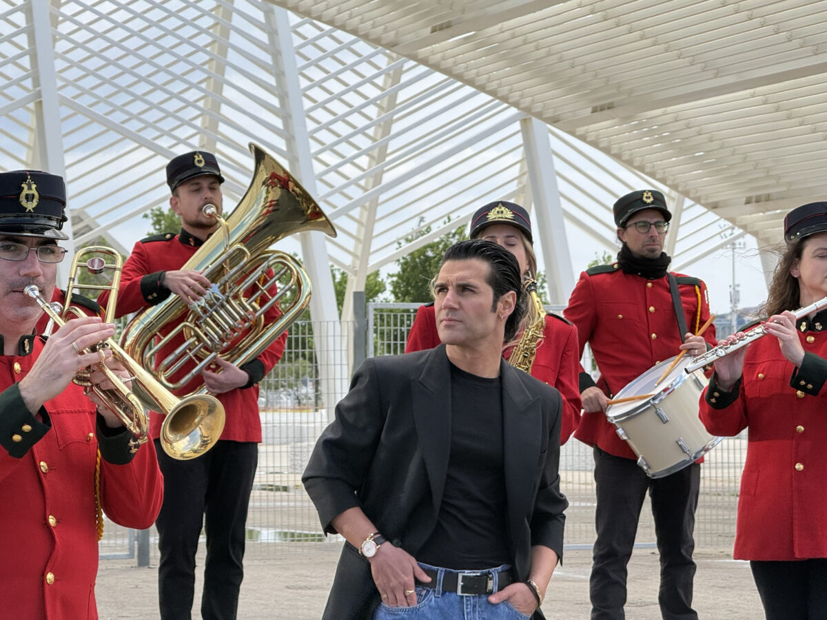Πέτρος Ιακωβίδης: Δείτε backstage φωτογραφίες από τα γυρίσματα του βίντεο κλιπ στο ΟΑΚΑ