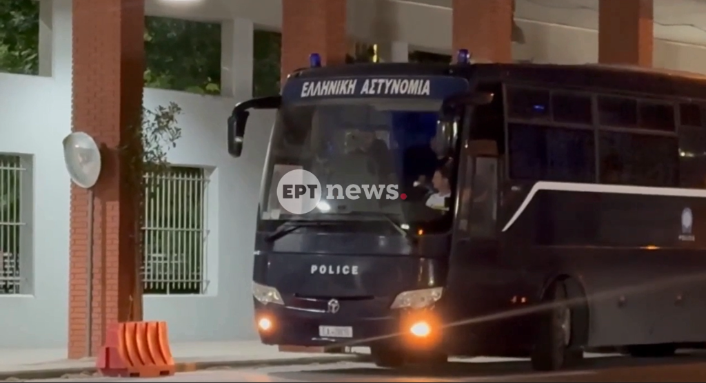 ΟΠΕΚΕΠΕ: Αυτή την ώρα η μεταγωγή στην Αθήνα των 17 συλληφθέντων της Θεσσαλονίκη