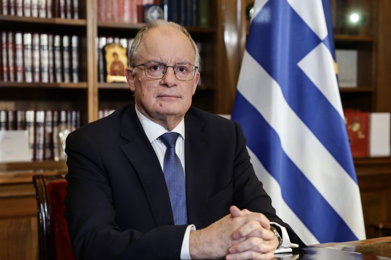 Συλλυπητήρια Τασούλα για τον θάνατο του υφυπουργού Περιβάλλοντος Νίκου Ταγαρά