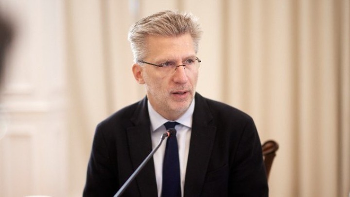 Σκέρτσος – ΜακΓκραθ: «Αδιάλειπτη η ενίσχυση του Κράτους Δικαίου στην Ελλάδα με μετρήσιμες μεταρρυθμίσεις»