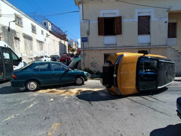 Τυχεροί στην ατυχία τους οι οδηγοί δύο οχημάτων που συγκρούστηκαν στον Αγ. Ιωάννη Χανίων
