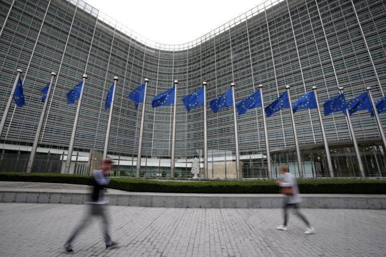 Προειδοποιητική επιστολή της Κομισιόν για κενά στην καταπολέμηση ξεπλύματος βρωμικού χρήματος