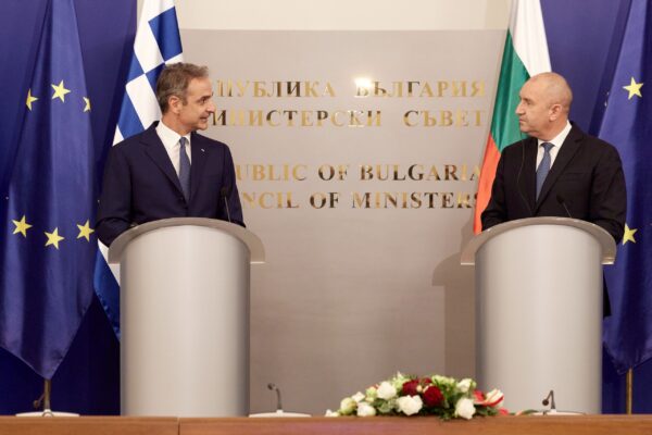 Κάθετος Διάδρομος, ενέργεια, ύδατα και άμυνα στη συνάντηση Μητσοτάκη με τον Ράντεφ – Η Αθήνα αποδίδει ιδιαίτερη σημασία στις σχέσεις με τη Βουλγαρία