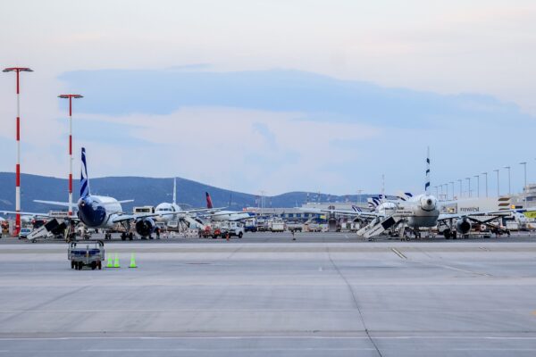 Αιχμές Ελεγκτών Εναέριας Κυκλοφορίας και SKY express κατά της ΥΠΑ