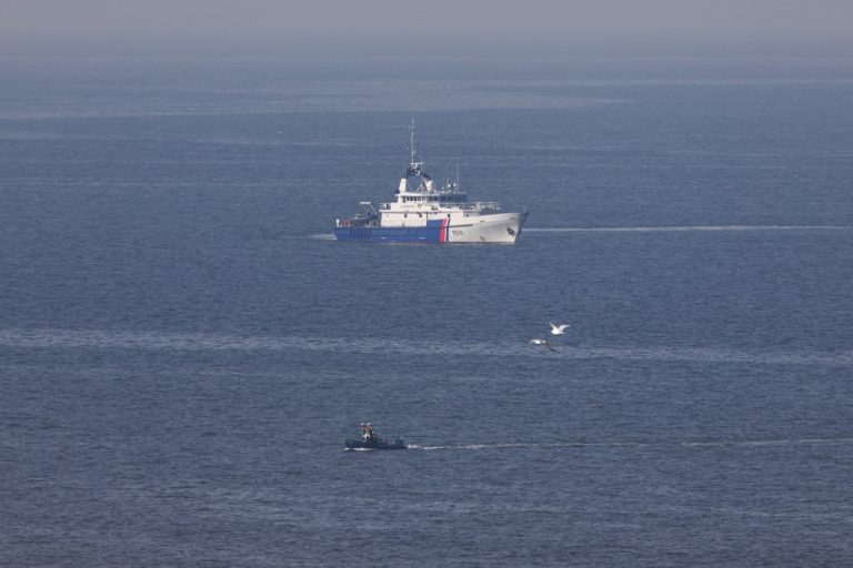 Βρετανικές δυνάμεις αναχαίτισαν πετρελαιοφόρο του ρωσικού «σκιώδους στόλου» που επιχειρούσε να διασχίσει τη Μάγχη