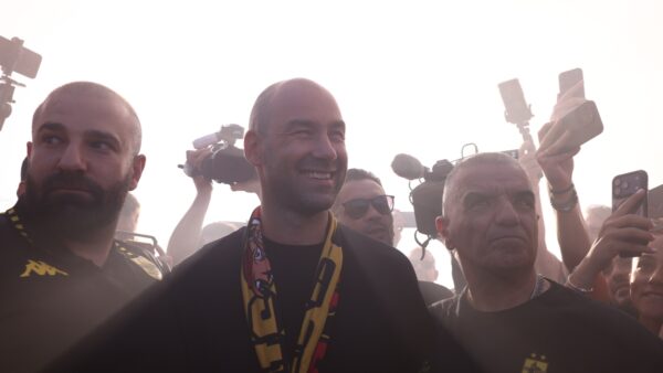 Έφτασε στο “Μακεδονία” ο Σπανούλης, συγκλονιστική υποδοχή από τους φίλους του Άρη (pictures)