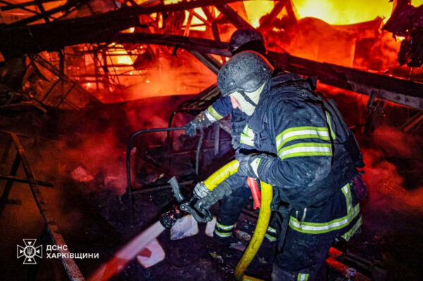 Μαζική ρωσική επίθεση στην Ουκρανία – Νεκροί, τραυματίες και φωτιές σε ιστορική μονή