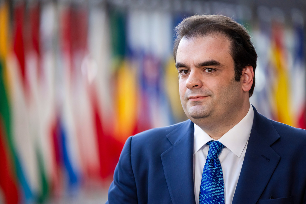 Handelsblatt: Η στρατηγική του Κ. Πιερρακάκη για τις πρόωρες αποπληρωμές χρέους φέρνει αποτελέσματα