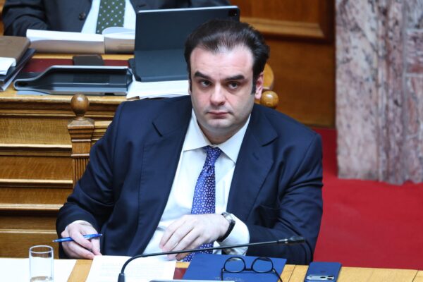 Νομοθετική ρύθμιση για την προστασία της οικονομικής ενίσχυσης σε μαθητές με προβλήματα ακοής ανακοίνωσε ο Κυριάκος Πιερρακάκης