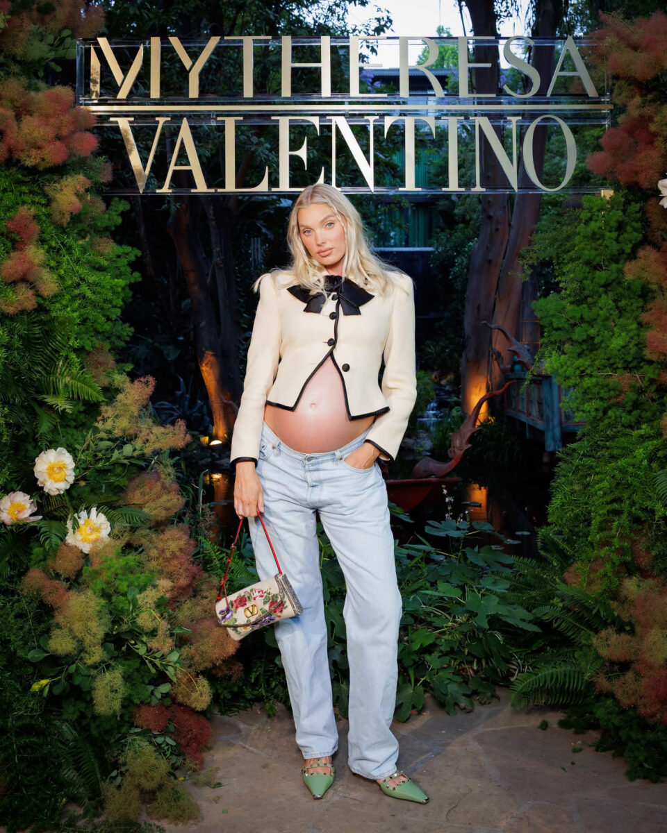 Στυλ εγκυμοσύνης: Η Elsa Hosk με Valentino και τζιν
