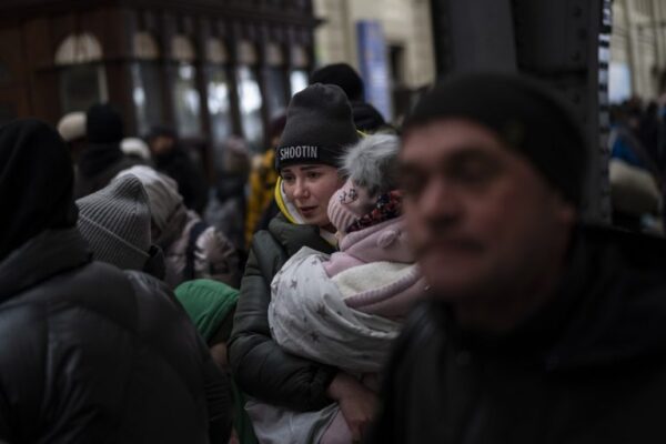 Παράταση της προστασίας για τους Ουκρανούς πρόσφυγες έως το 2028 προτείνει η ΕΕ – Εκτός οι νέες αιτήσεις από άνδρες στρατεύσιμης ηλικίας