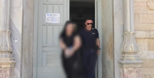 Δίκη για τον μικρό Άγγελο: Η μητέρα του αρνήθηκε ότι τον κακοποίησε – Έριξε την ευθύνη στον τότε σύντροφό της