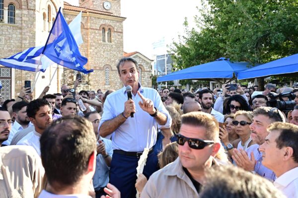 Στο Αιγάλεω ο Μητσοτάκης: Αυξήσεις μισθών και στήριξη εισοδήματος η μόνη άμυνα απέναντι στην ακρίβεια
