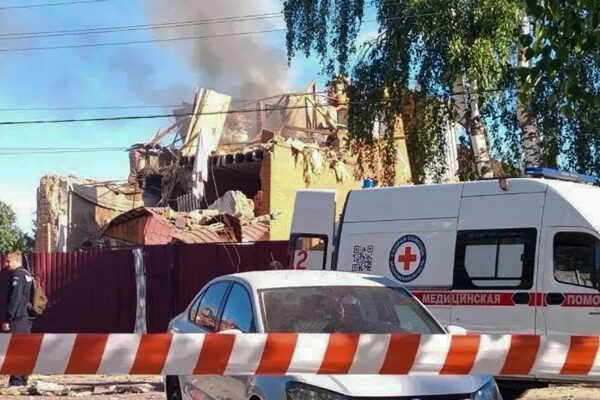 Ρωσία: Δύο άνθρωποι, ανάμεσά τους και ένα μωρό έξι μηνών σκοτώθηκαν από επίθεση με drones
