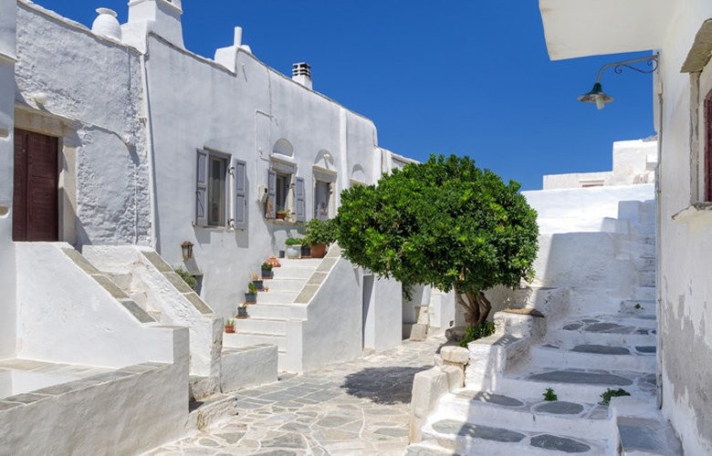 Η Σίφνος ανάμεσα στα «κρυμμένα διαμάντια με αυθεντική λάμψη» για τους Σουηδούς