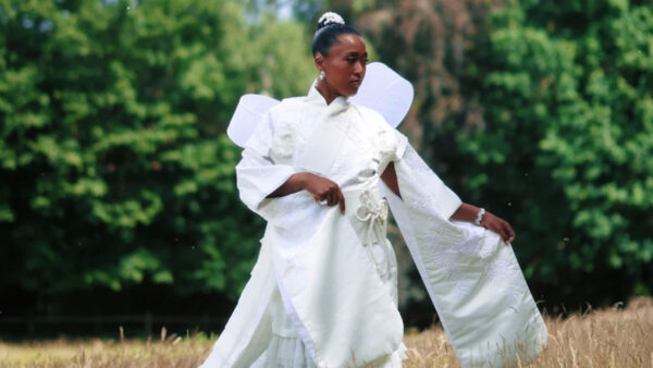 Naomi Osaka: Το total white look στο Wimbledon με έμπνευση από το «Kill Bill» που έγινε viral