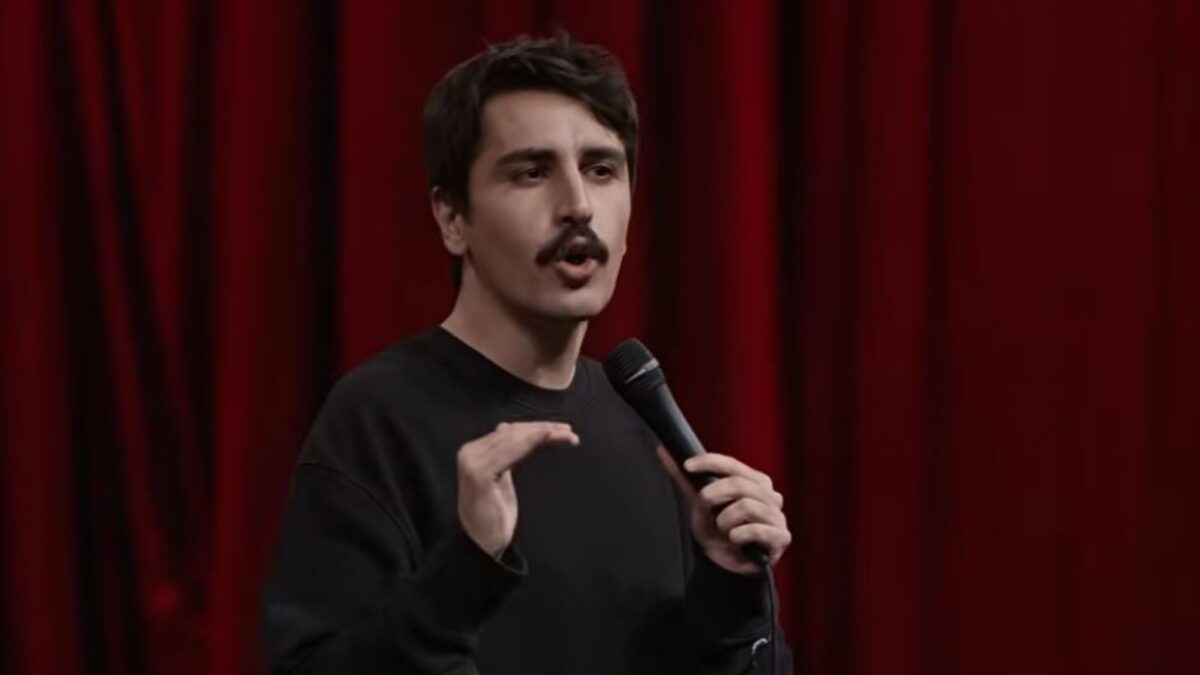 Τουρκία: Συνελήφθη ο διάσημος Τούρκος stand-up κωμικός Ντενίζ Γκοκτάς για προσβολή του Ισλάμ