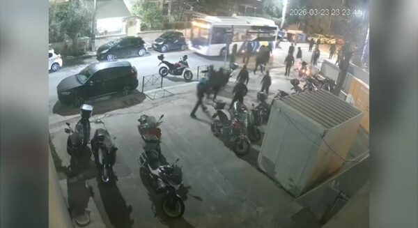 Όλη η δράση της συμμορίας χούλιγκαν σε γήπεδα, διακίνηση ναρκωτικών και εκβιασμούς: 10 συλλήψεις και 29 ταυτοποιημένοι για οκτώ κακουργήματα