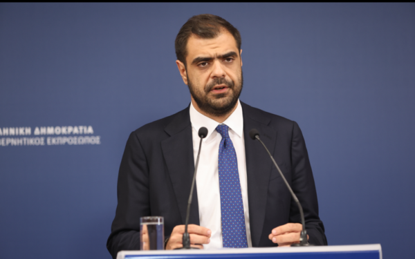 Μαρινάκης: Η τεχνητή νοημοσύνη ελλοχεύει κινδύνους για τη Δημοκρατία – Μπορεί να επηρεάσει ψηφοφόρους στις εκλογές