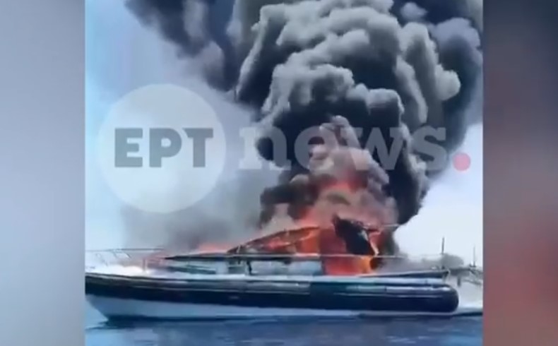 Ταχύπλοο τυλίχθηκε στις φλόγες – Οι τέσσερις επιβάτες βούτηξαν στη θάλασσα για να σωθούν