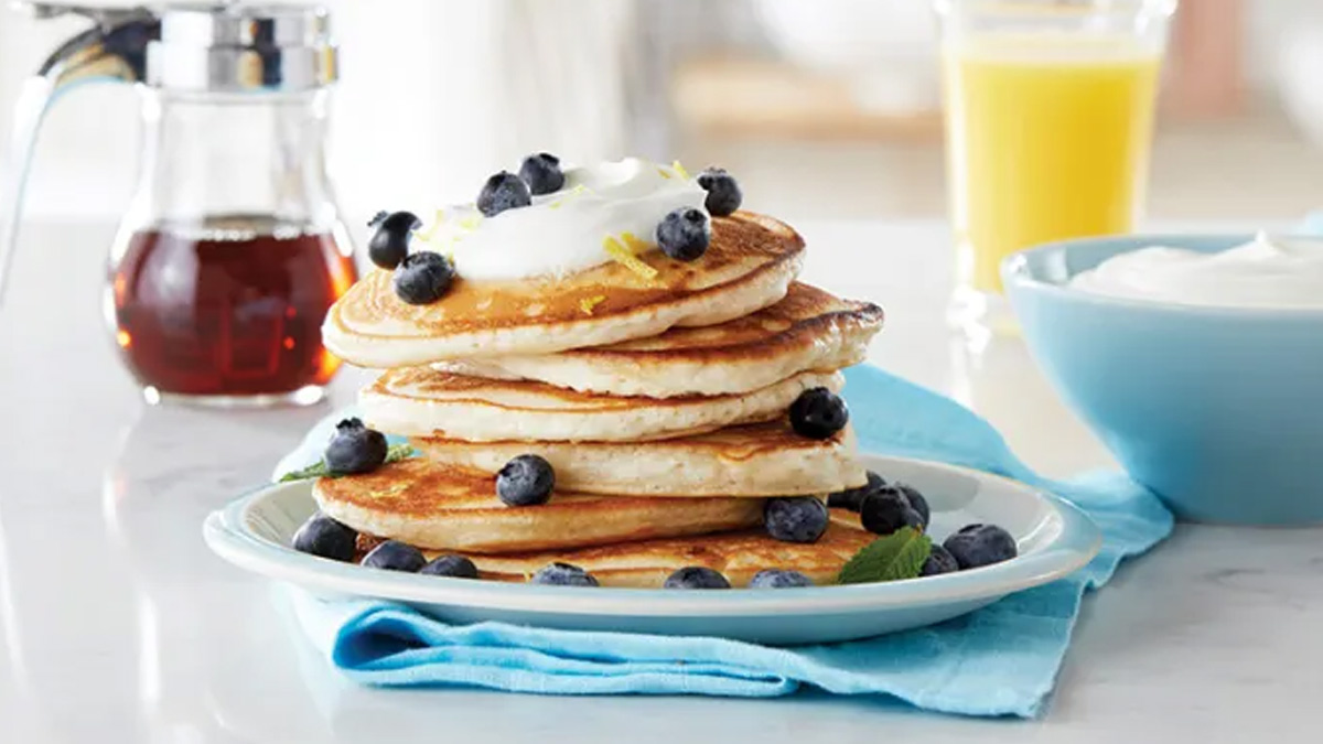 Pancakes με γιαούρτι: Η πιο απλή συνταγή για αφράτο πρωινό