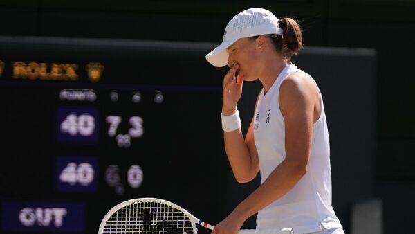Τρομερές εκπλήξεις στο Wimbledon: Ριμπάκινα και Σβιάτεκ εκτός συνέχειας