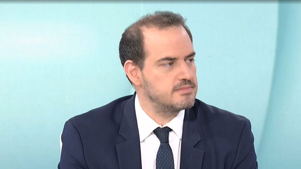 Κώτσηρας στο ΕΡΤnews: Έρχεται διάταξη που θα απαγορεύει τη χρήση πατινιών σε δρόμους με όριο κυκλοφορίας άνω των 50 χλμ/την ώρα
