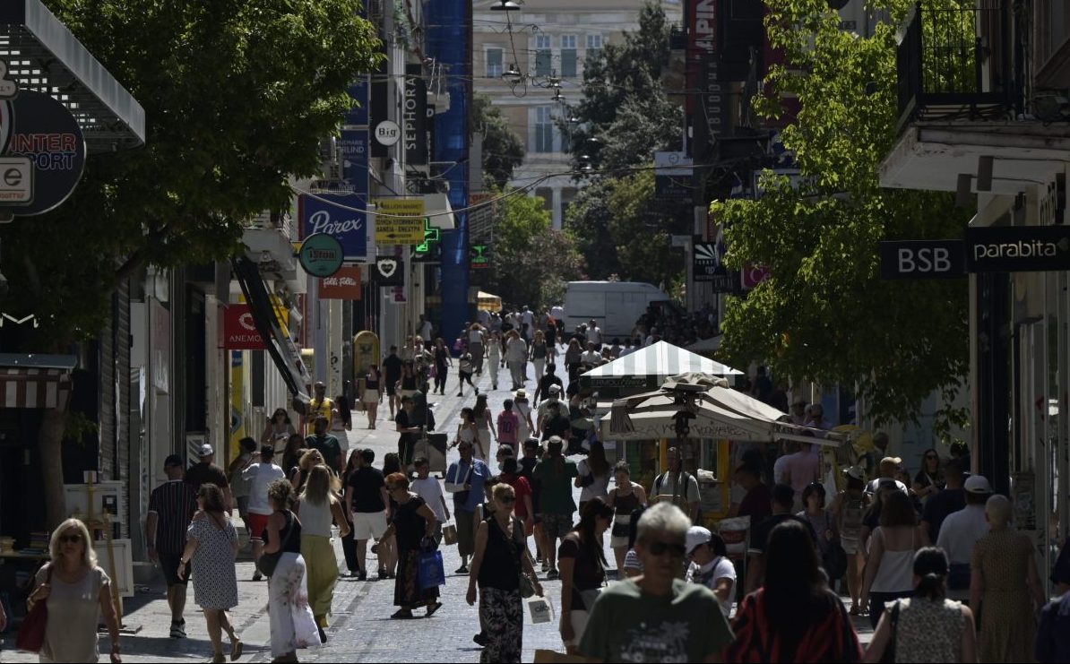 Καλοκαιρινός καιρός με μικρές διακυμάνσεις: Άστατη η Πέμπτη, νέα άνοδος της θερμοκρασίας από το Σαββατοκύριακο – Πρόγνωση από την Όλγα Παπαβγούλη
