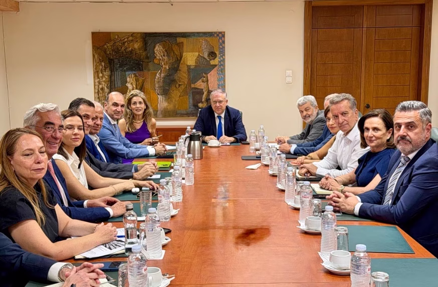 Ακρίβεια: Πόσο θα πέσουν οι τιμές και σε ποια προϊόντα