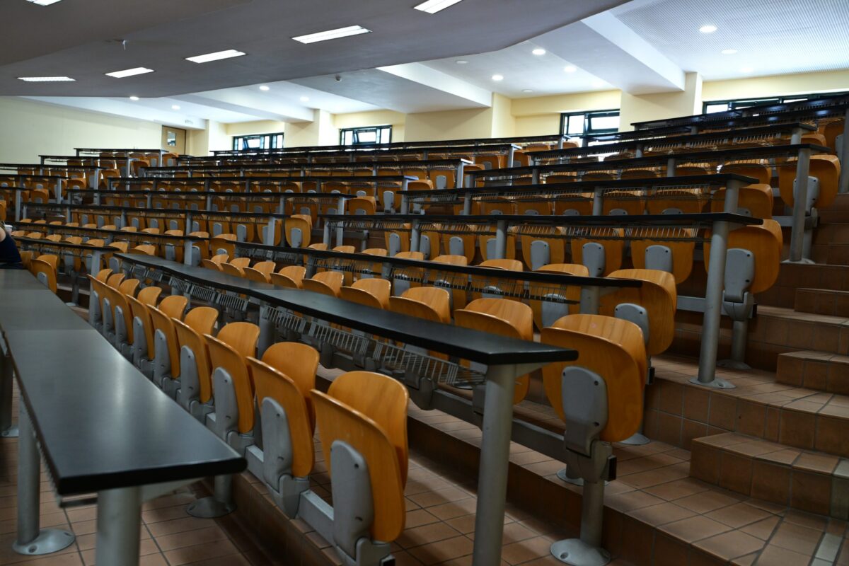 Οικονομικό Πανεπιστήμιο Αθηνών: Πενήντα υποτροφίες για φοιτητές από την περιφέρεια