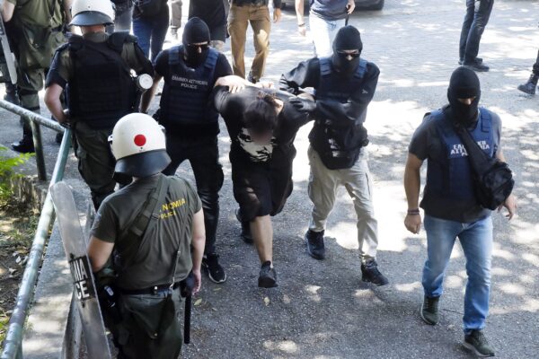 Θεσσαλονίκη: Βαρύ κατηγορητήριο στους τρεις συλληφθέντες για την εμπρηστική επίθεση στο σπίτι της οικογένειας Νέστορα