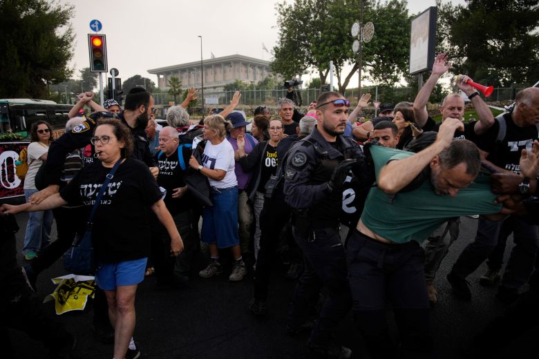 Αντικυβερνητικές διαδηλώσεις στο Ισραήλ: Στο στόχαστρο ο Νετανιάχου για τον πόλεμο στη Γάζα