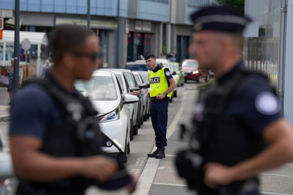 Παρίσι: Ύποπτο όχημα κοντά σε συναγωγή – Προληπτική εκκένωση 300 κατοίκων